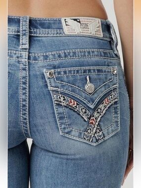 ✨ MISS ME ✨ Women’s Mid-Rise Bootcut Jeans